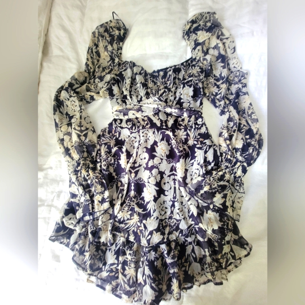 Blue & White dress with tie back and smocked sleeves, Size Large.